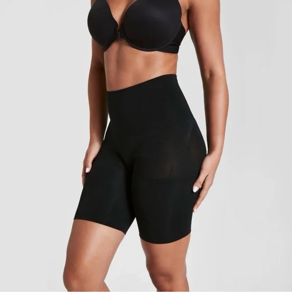 Assets By Spanx Black Strong Support Mid Thigh & Tummy Shaping Shorts Small NWT - Picture 3 of 9